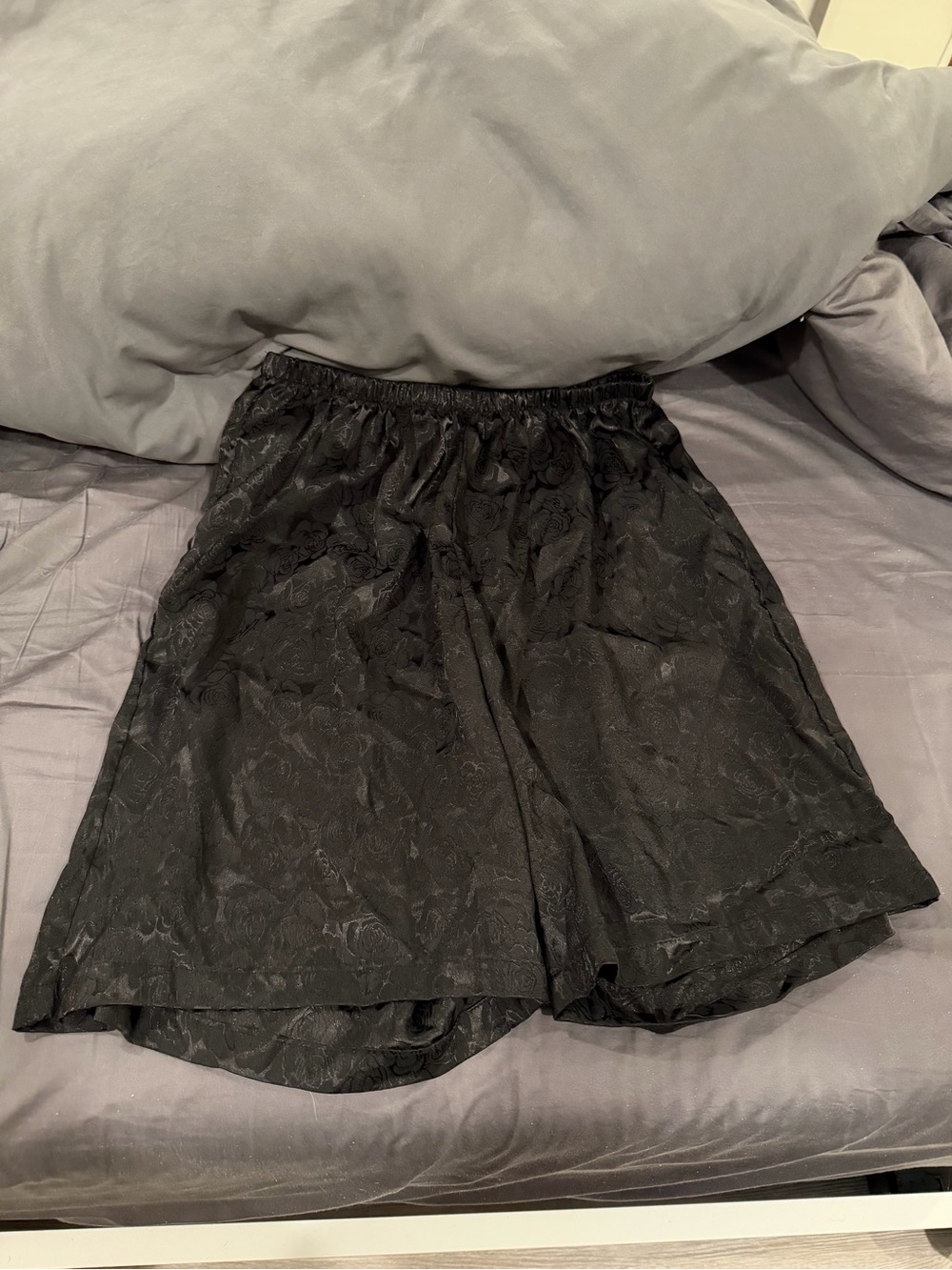 Source Unknown Black Floral Jacquard Men’s Skater Shorts